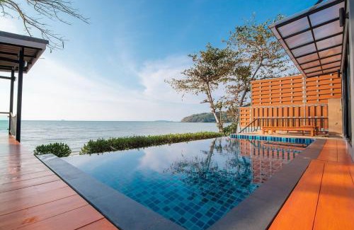 Siray Maison | Koh Sirey Beachfront Pool Villa