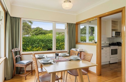 Waikanae Maison | Kohekohe Garden Cottage - Waikanae Holiday Home