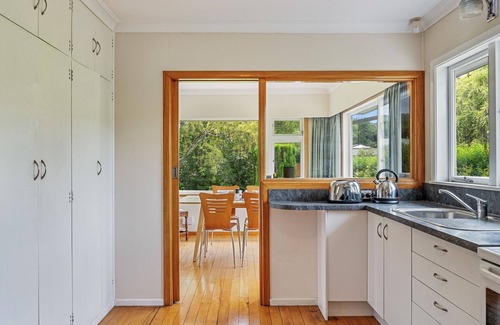 Waikanae Maison | Kohekohe Garden Cottage - Waikanae Holiday Home