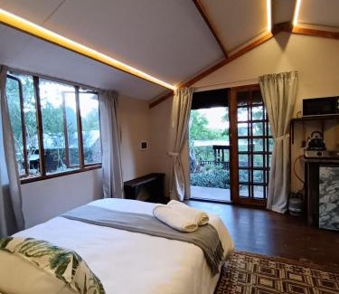 Hartbeespoort Cabine | Koinonia Bush Lodge