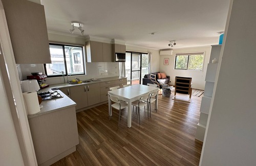 Smiths Beach Maison | Kokomo - Family and dog friendly with great views in Smiths Beach