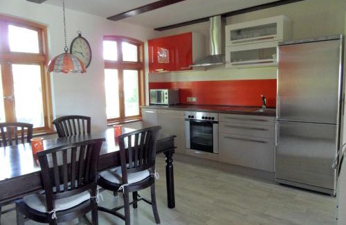 Kirch Mulsow Appartement | Komfortable Ferienwohnung "Vier Linden", ruhige dörfliche Lage, 20 min zur Küste