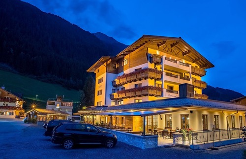 See Maison | Komfortzimmer Bergkristall - Hotel Lenz