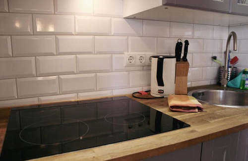Groemitz Appartement | Kompakte, Moderne Ferienwohnung für Vier Gäste und Hund mit Meerblick in Grömitz