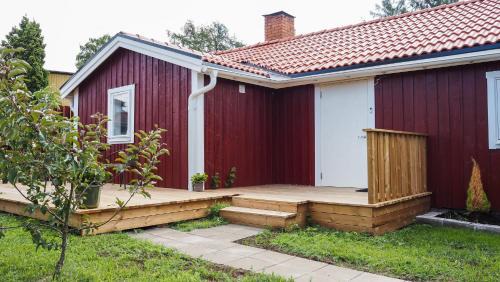 Koping Appartement | Komplett lägenhet med sjöutsikt