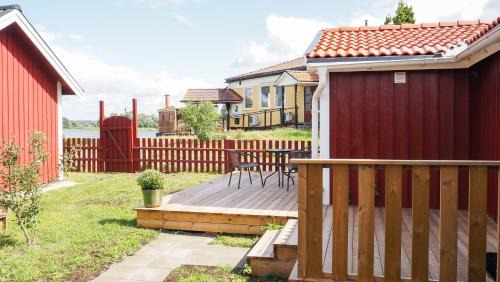 Koping Appartement | Komplett lägenhet med sjöutsikt