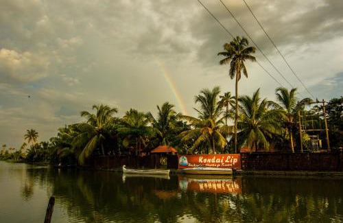 Ezhupunna Station Balnéaire | Kondai Lip Backwater Heritage Resort