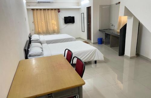 Kankavali Appartement | Konkan Central Kankavali AC Family Room