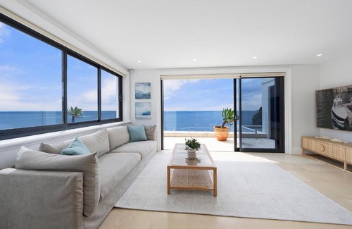 Avalon Beach Maison | Kookaburra - Oceanfront 4-Bed with Amazing Views