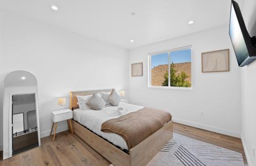 Pico-Union Appartement | Koreatowns Best Deluxe 2BR with Private Roof Deck
