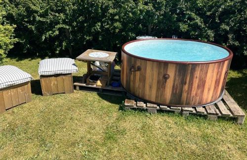 Fevik Maison | Koselig hus rett ved stranda,nydelig & ferierende!