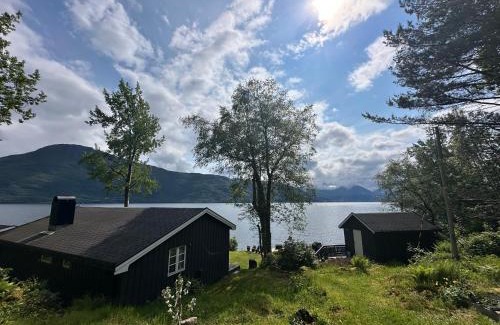 Glomset Maison | Koselig hytte i sjøkanten