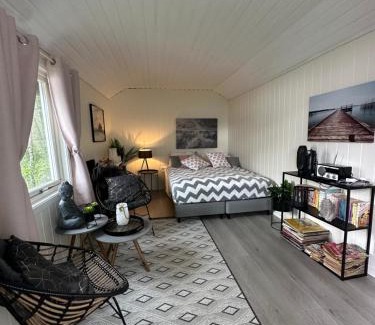 Glomset Maison | Koselig hytte i sjøkanten