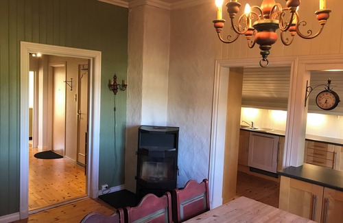 Ulefoss Appartement | Koselig Leilighet i Rolig Boligområdet - Kjæledyr Tillatt