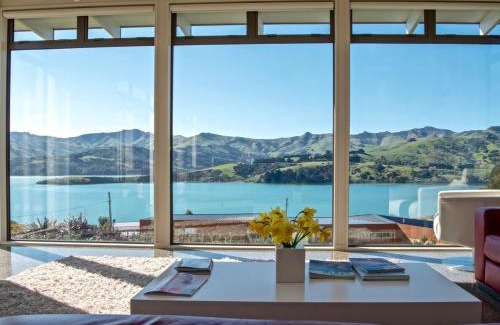 Akaroa Maison | Kotare Point Paradise - Akaroa Holiday Home