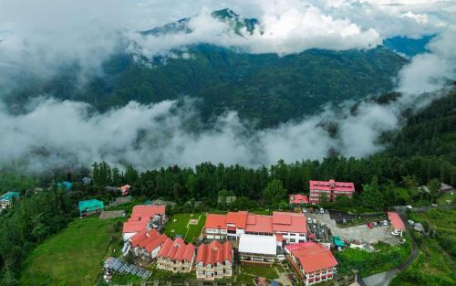 Baldeyan Hôtel | Koti Resort Shimla, a member of Radisson Individuals Retreats