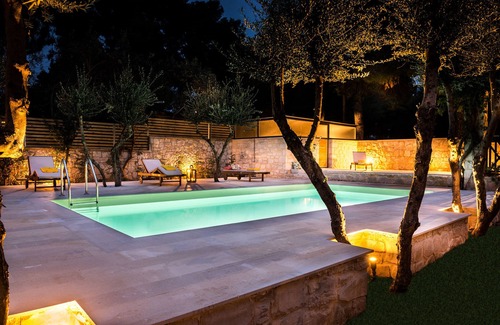 Chania Town Villa | Villa de luxe à Koukounari avec piscine. Un paradis intemporel proche de la ville!