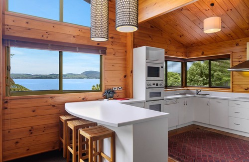 Kawaha Point Cabine | Koura Lodge