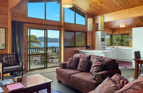 Kawaha Point Cabine | Koura Lodge