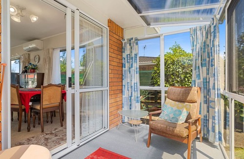 Greerton Maison | KOWHAI COTTAGE - TAURANGA HOLIDAY HOME, pet friendly in Tauranga