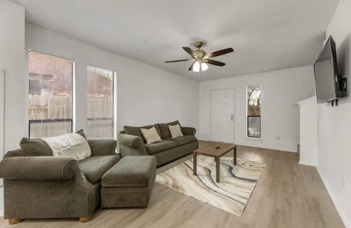 Southwood Valley Cottage | Kozy Cottage: Pet Friendly + Newly Renovated Unit