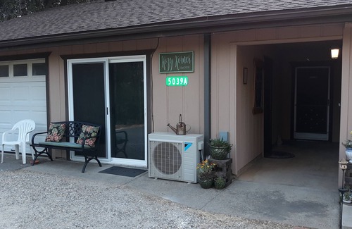 Mariposa Appartement | Kozy Korner sera votre maison loin de chez vous pour vous rafraîchir et vous reposer lorsque vous voyagez.