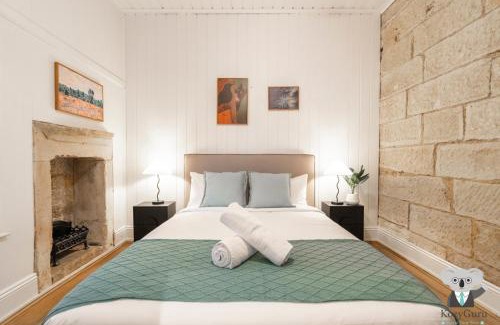 Balmain Maison | KozyGuru | Balmain | Charming 3 Room cottage