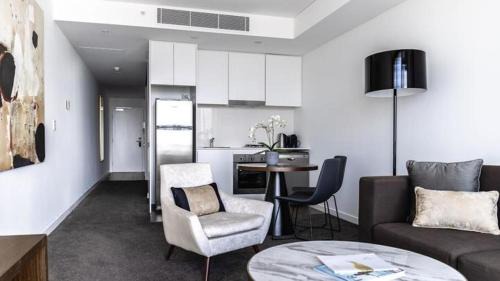 Chatswood CBD Appartement | KOZYGURU Chatswood Luxury Studio Walk to Chatswood Chase NCH088-721