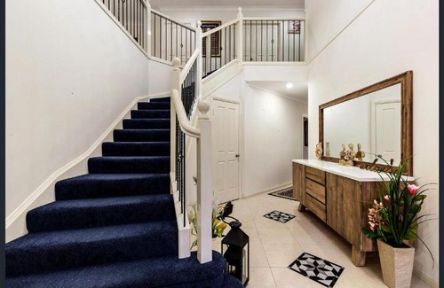 Eight Mile Plains Appartement | KozyGuru / Eight Mile Plains / Holiday Family Home / Free Parking QEM063