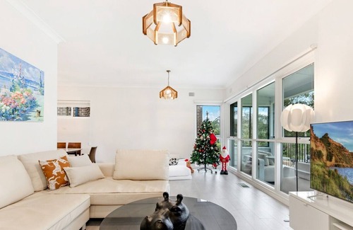 Forestville Maison | KozyGuru | Forestville | Charming 3BR House