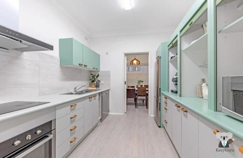 Forestville Appartement | KozyGuru Forestville Charming 3BR House