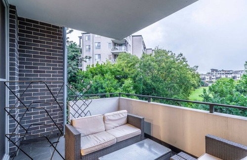Homebush West Appartement | KozyGuru | Homebush West | 3 Bedroom Apt+Parking