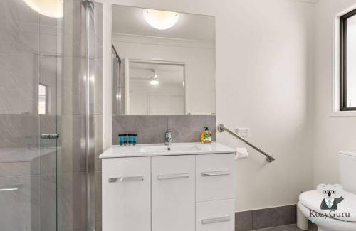 Mount Gravatt East Maison | KozyGuru/Mt Gravatt East/3 Bed House QMG030
