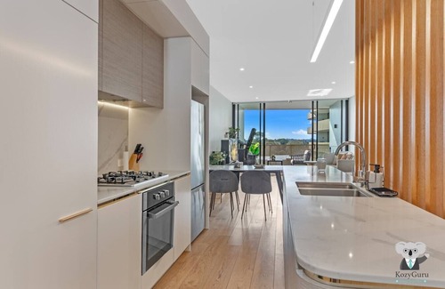 Banksmeadow Appartement | KozyGuru | Pagewood | Cosy Clean 2Bed Apt
