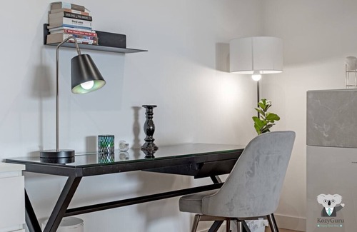 Banksmeadow Appartement | KozyGuru | Pagewood | Cosy Clean 2Bed Apt