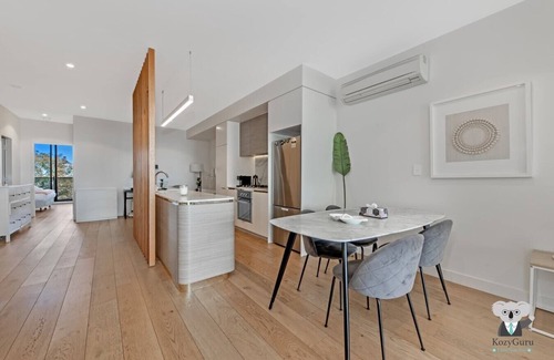 Banksmeadow Appartement | KozyGuru | Pagewood | Cosy Clean 2Bed Apt