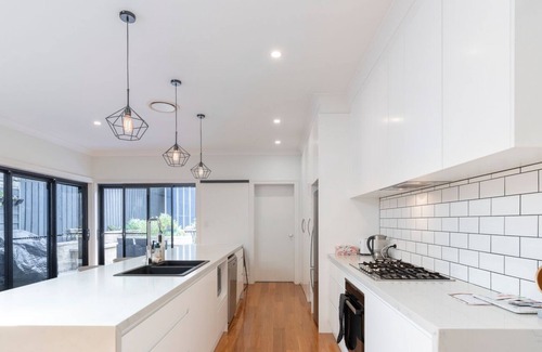 Rose Bay Maison | KozyGuru | Rose Bay | 3BR Steps to Beach + Parking