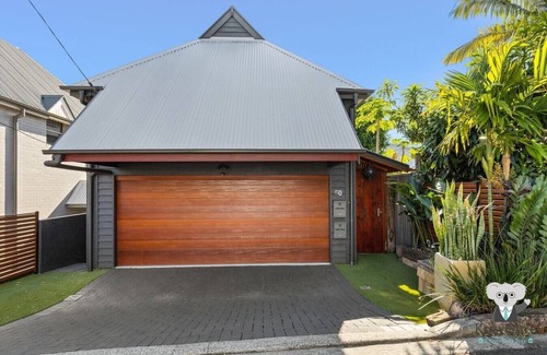 Spring Hill Maison | KozyGuru | Spring Hill | 2 Bed 2.5 Bath