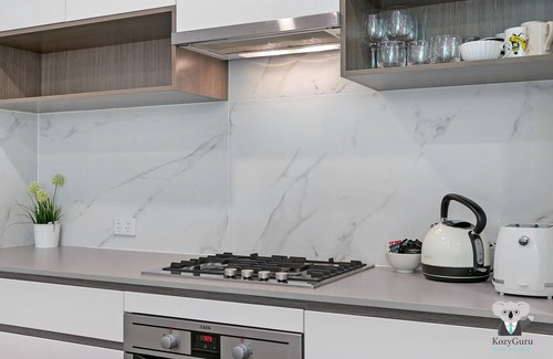 Waitara Appartement | KOZYGURU Waitara 2 Bed APT Train Station