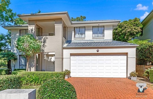 Westleigh Maison | KozyGuru | Westleigh | 4 bed room | Free parking