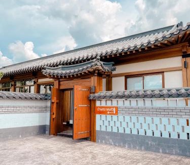 Nong Sarai Villa | Krajokkaew Ling an khao yai