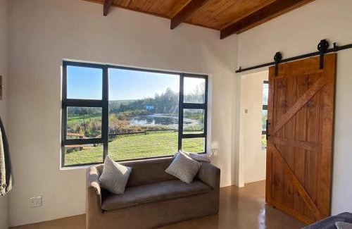 Theewaterskloof Appartement | Kromrivier Farm Accommodation