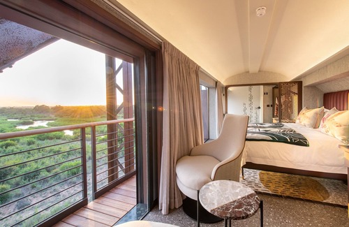 Skukuza Hôtel | Kruger Shalati - Train on the Bridge and Garden Suites