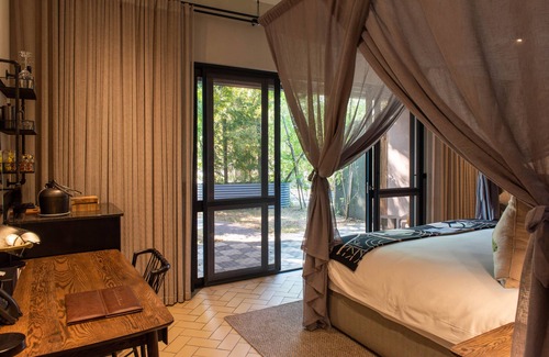 Skukuza Hôtel | Kruger Shalati - Train on the Bridge and Garden Suites