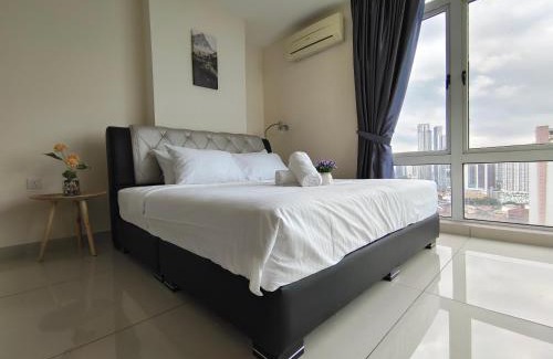 Taman Century Appartement | KSL City Mall 3BR@7-8pax Private Lift & City view+WIFI