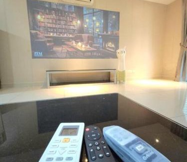 Taman Century Appartement | KSL Mall 110inch Screen Movie Room Cozy Suite