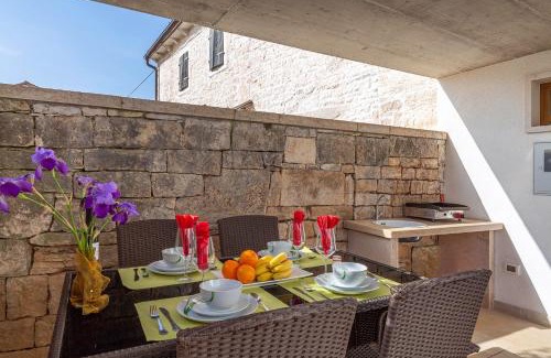 Stokovci Maison | Kuća Maja