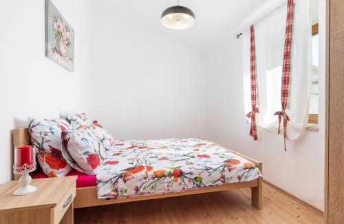 Stokovci Maison | Kuća Maja