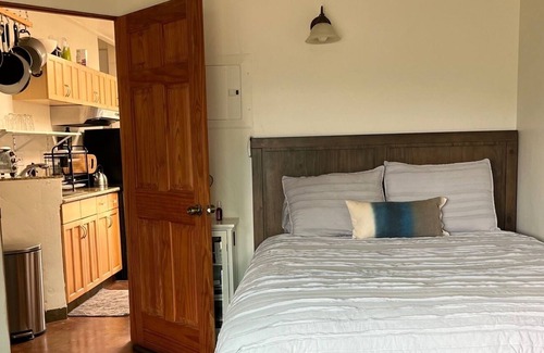 Kuau Cottage | Ku'au gem beautiful ideal location 1 bed 1 bath with AC