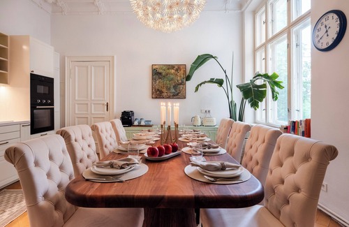 West Berlin Centre Appartement | Ku’DAMM Savignyplatz Charming Old Home/5-9 ppl/Fam.Friendly/Wifi